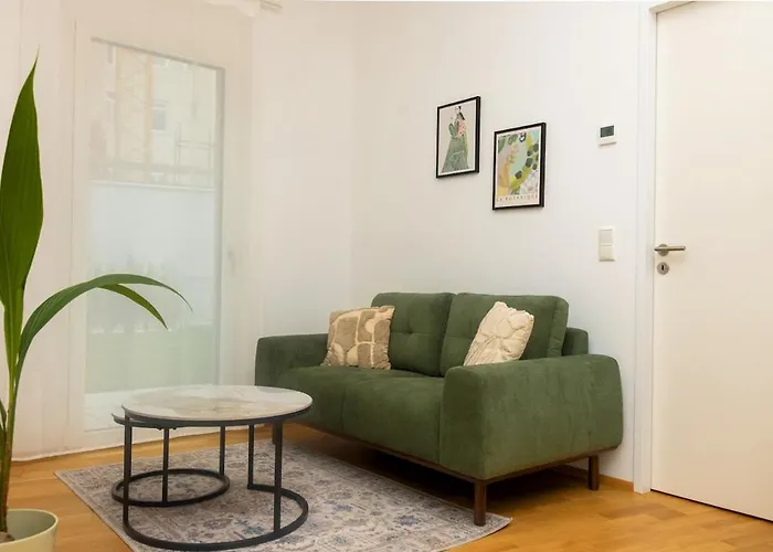 Modern With Garden & Connection דירה *