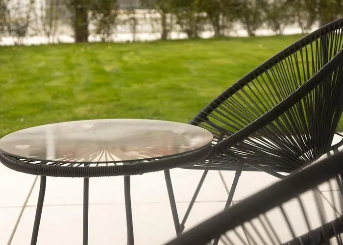 Modern With Garden & Connection דירה וינה